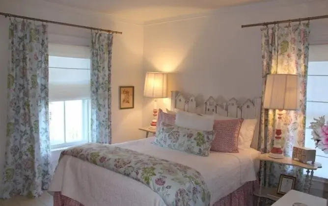 Standard Oda, 1 Büyük (Queen) Boy Yatak (2)