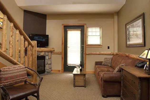 Roaring Brook Suite - Waterpark Access Additional