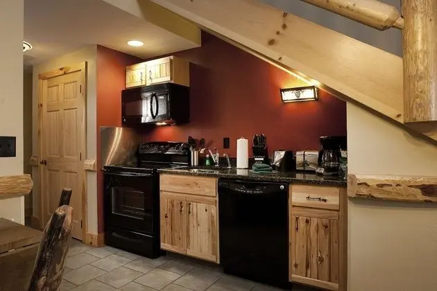 Roaring Brook Suite - Waterpark Access Additional
