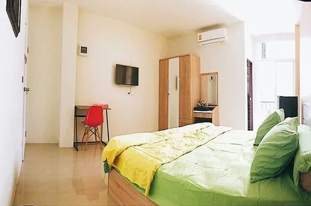 Superior King Room with City View