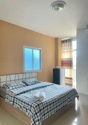 Superior King Room with City View