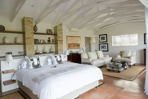 Nguni Private Luxury Suite with Gazebo (1)