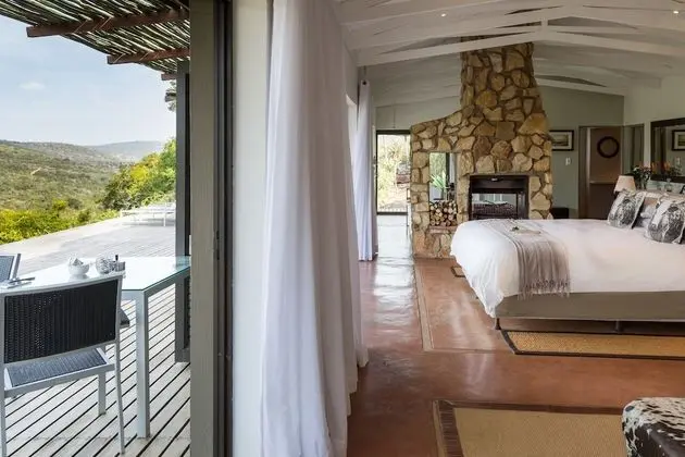 Nguni Private Luxury Suite with Gazebo (1)
