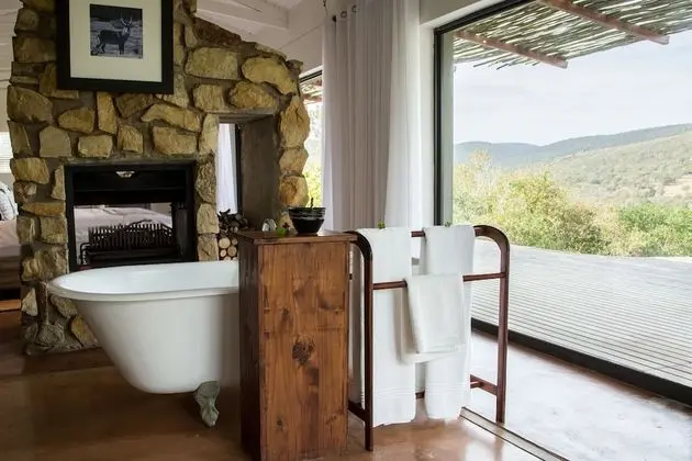 Nguni Private Luxury Suite with Gazebo (1)