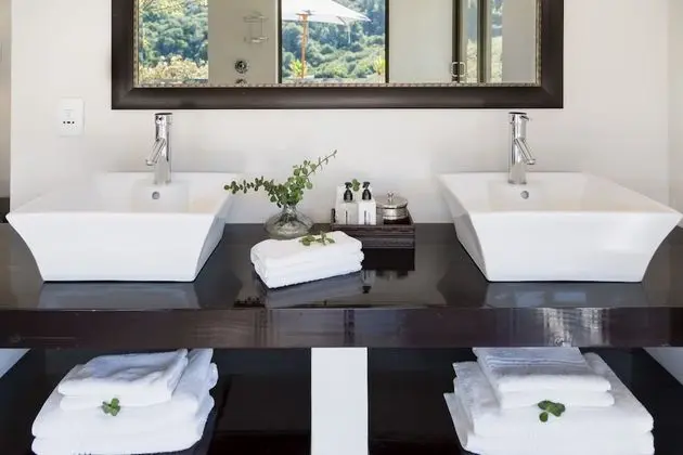 Nguni Private Luxury Suite with Gazebo (1)