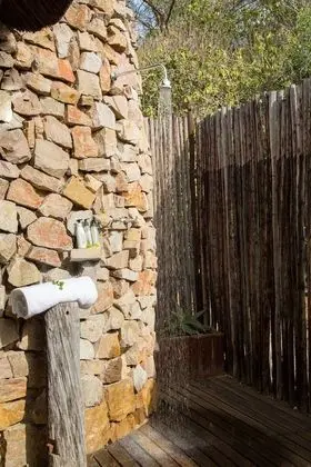 Nguni Private Luxury Suite with Gazebo (1)