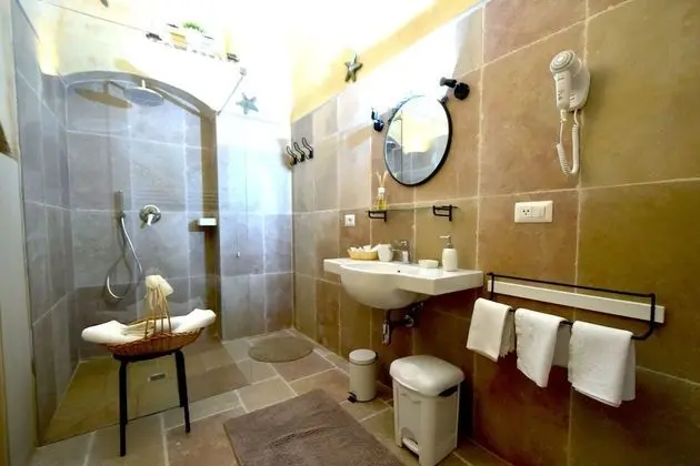 Üç Kişilik Oda (Artemisia)