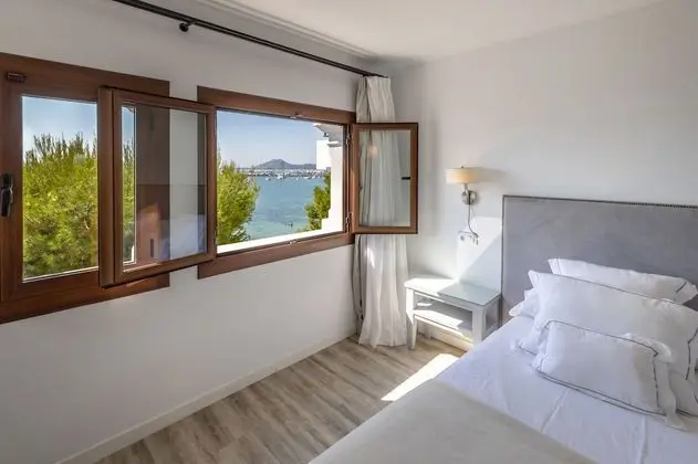Oda, Deniz Manzaralı (2 Adults + 1 Child)