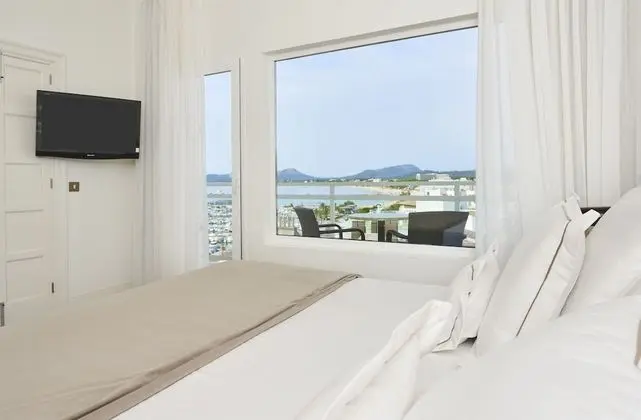 Tek Büyük Yataklı Oda, Balkon, Deniz Manzaralı