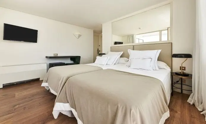 Tek Büyük Yataklı Oda, Balkon, Deniz Manzaralı