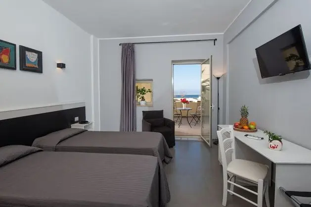 Büyük Yataklı Tek Kişilik Oda