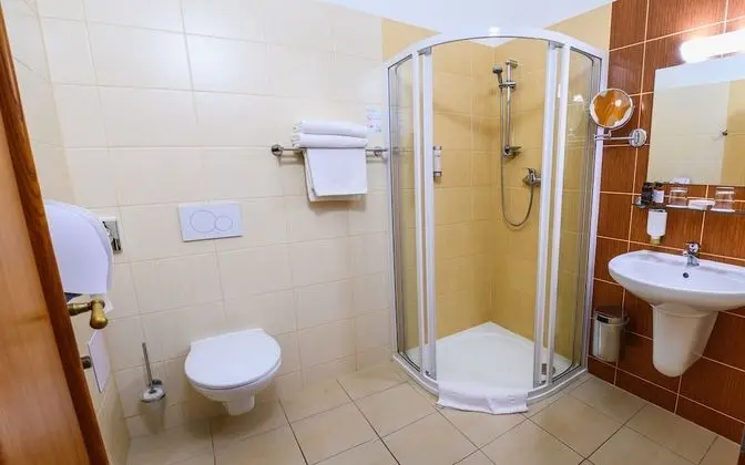 Comfort Tek Büyük Yataklı Oda