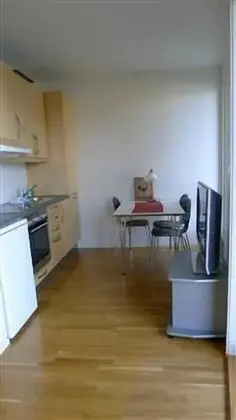 İki Ayrı Yataklı Oda, Küçük Mutfak