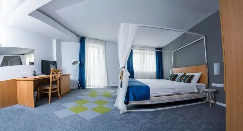 Deluxe Tek Büyük Yataklı Oda