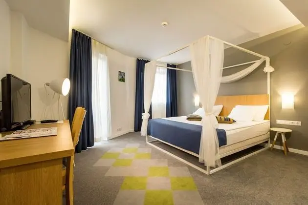 Deluxe Tek Büyük Yataklı Oda