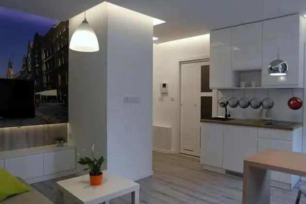 Stüdyo (Golden House, Rydygiera 16)