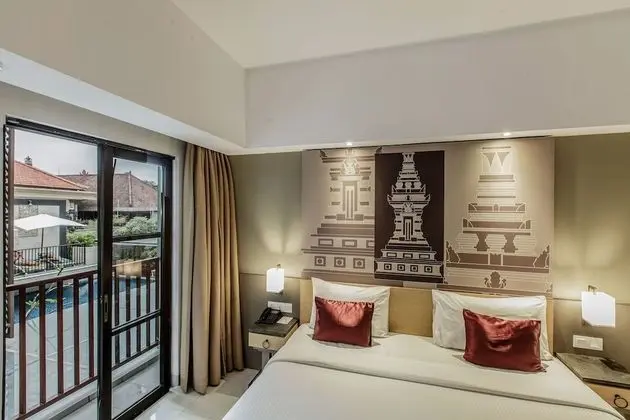 Deluxe Oda, Havuz Manzaralı