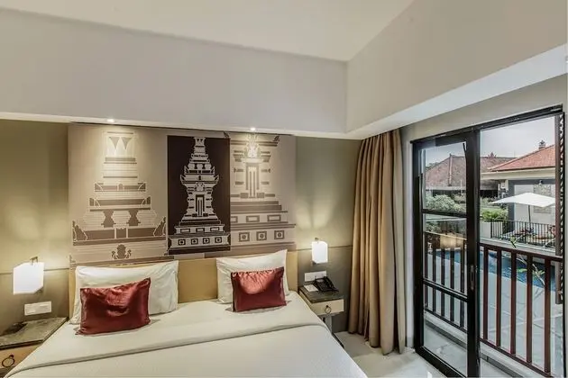 Deluxe Oda, Havuz Manzaralı