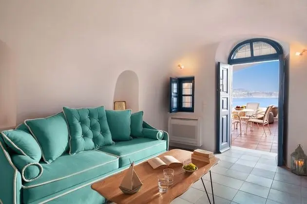 Superior Suite with Exterior hot tub & Caldera View