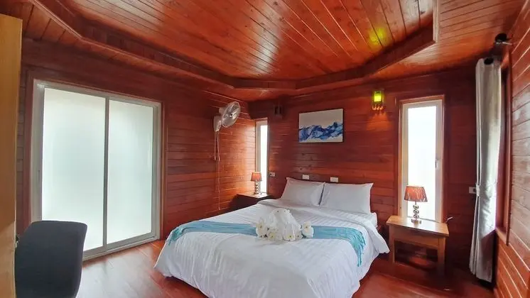 Bungalow with Fan