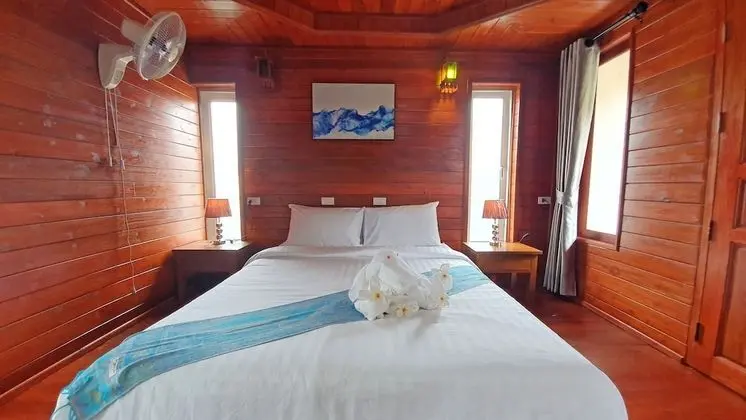 Bungalow with Fan