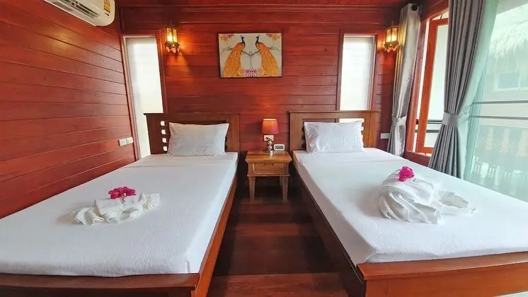 Twin Bungalow, Air-Conditioning