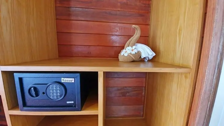 Twin Bungalow, Air-Conditioning