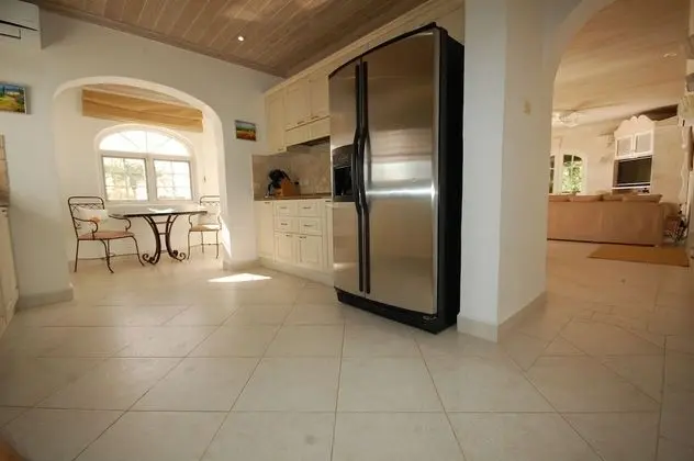 3 Bedrooms, 1 King and 2 Queen Beds