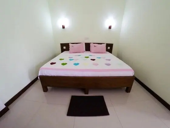Luxury Tek Büyük Yataklı Oda, Banyolu/Duşlu, Bahçe Manzaralı