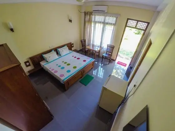 Luxury Tek Büyük Yataklı Oda, Banyolu/Duşlu, Bahçe Manzaralı