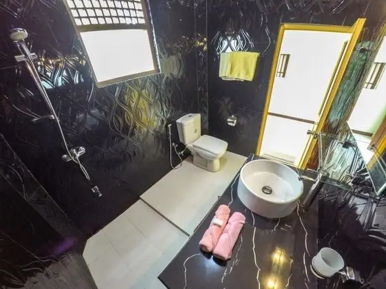 Luxury Tek Büyük Yataklı Oda, Banyolu/Duşlu, Bahçe Manzaralı