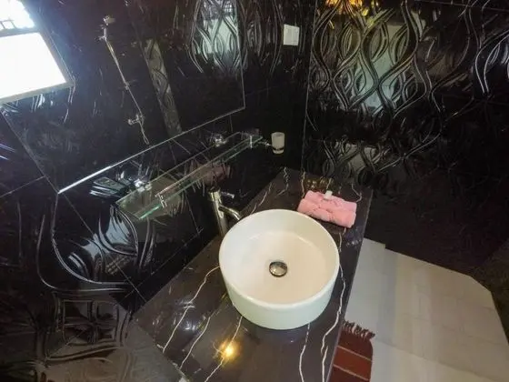 Luxury Tek Büyük Yataklı Oda, Banyolu/Duşlu, Bahçe Manzaralı