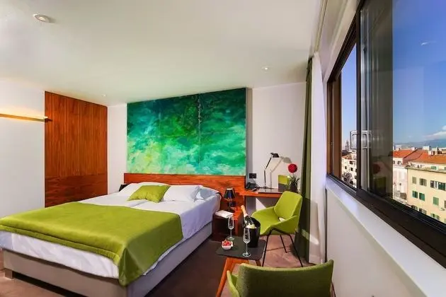 Deluxe Tek Büyük veya İki Ayrı Yataklı Oda, Şehir Manzaralı