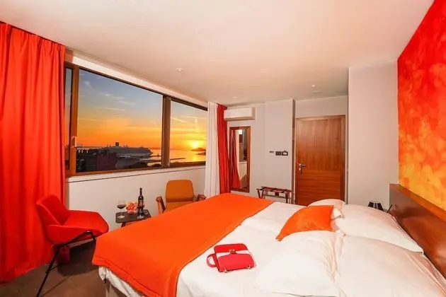 Superior Tek Büyük veya İki Ayrı Yataklı Oda, Deniz Manzaralı