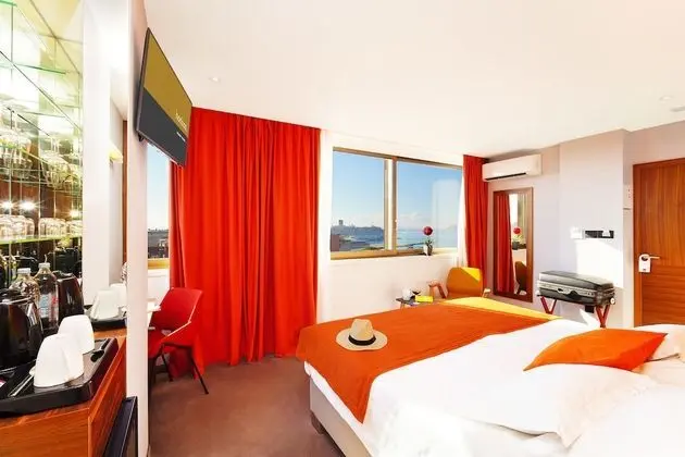 Superior Tek Büyük veya İki Ayrı Yataklı Oda, Deniz Manzaralı