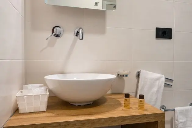 Deluxe Tek Büyük veya İki Ayrı Yataklı Oda, 1 Yatak Odası, Balkon, Deniz Manzaralı
