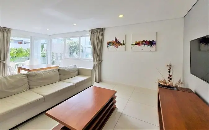 Deluxe One Bed Suite