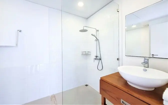 Deluxe One Bed Suite