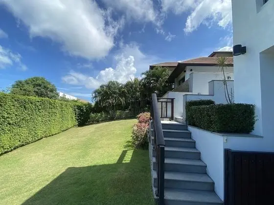 3 Bed Seaview