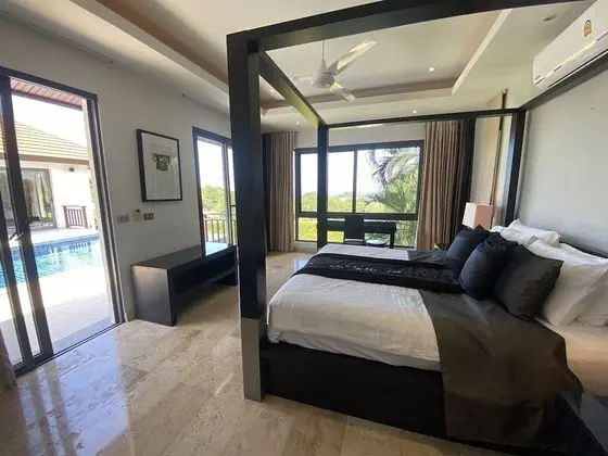 3 Bed Seaview
