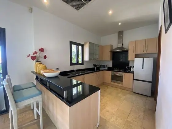 3 Bed Seaview