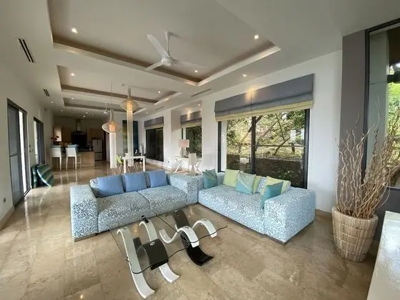 3 Bed Seaview