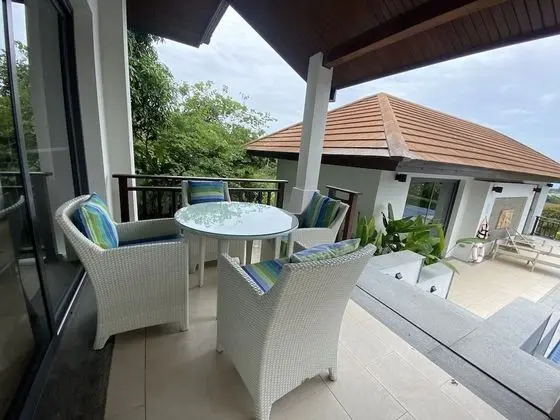 3 Bed Seaview