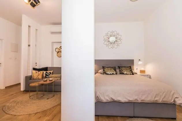 Deluxe Stüdyo