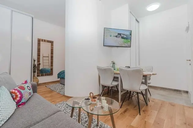 Superior Stüdyo, Balkon