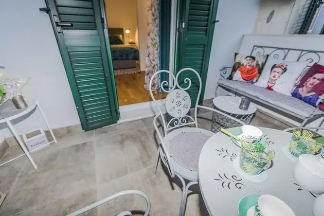 Superior Stüdyo, Balkon