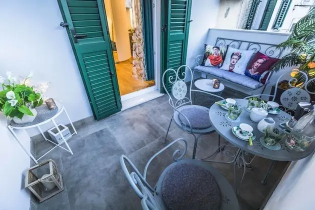 Superior Stüdyo, Balkon