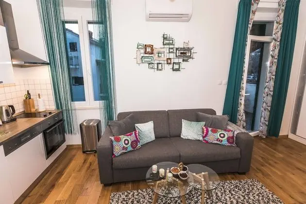 Superior Stüdyo, Balkon