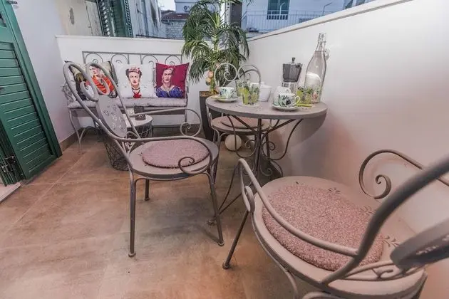 Superior Stüdyo, Balkon