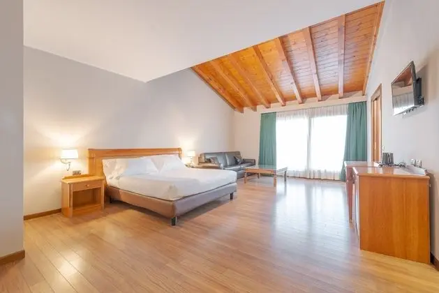 Junior Süit, Balkon, Göl Manzaralı